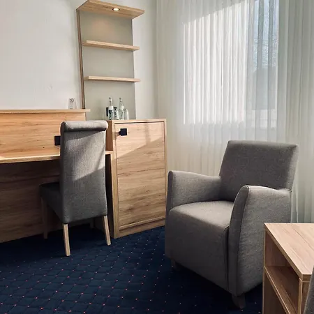 ホテル Hotel-restaurant Zum Schwanen ヴェルメルスキルヒェ